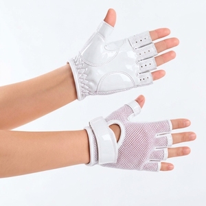 Guantes de agarre para pole dance que ofrecen contacto seguro, suavidad, elasticidad, comodidad, manejo flexible y un accesorio confiable para el pole dance. - Product Image 1