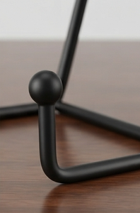 Soporte de Metal para Platos de Alta Calidad con Recubrimiento de Polvo Negro, Diseño Moderno y Minimalista, Ideal para Exhibir Platos con Estilo en el Hogar y la Cocina - Product Image 3