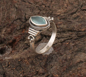 Bague de mariage pour femme en argent sterling, faite à la main, avec pierre précieuse aigue-marine de forme marquise, sertie dans un cadre - Product Image 1