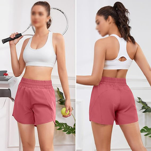 Shorts de sport pour femmes en polyester rouge rose avec cordon de serrage, poches latérales pour téléphone, respirants, pour la course à pied et le fitness - Product Image 5