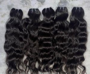 Extensiones de Cabello Remy Virgen Brasileño Yaki Liso, Ondulado Natural, Ondulado Profundo, en Paquetes de 10 a 40 Pulgadas en Venta - Product Image 2