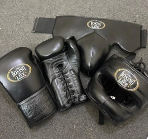 No Boxing No Life Ensemble de boxe : Gants de boxe, Protège-nez, Protège-tête et Protège-pénis, Blanc/Noir - Product Image 4