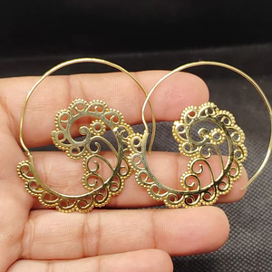 Magnifiques Boucles d'Oreilles Longues Pendantes en Labradorite Naturelle Éclatante, en Laiton Massif Plaqué Or, Design Perlé, Serties en Bezel, Faites à la Main, Tendance - Product Image 1