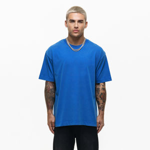 Camiseta de manga corta oversize para hombre, estilo urbano, con efecto batik lavado y color liso, de hombro caído y media manga. - Product Image 1