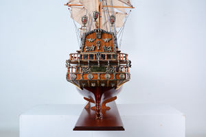 San Felipe - Maqueta de Barco Náutico Hecha a Mano en Madera de Cedro Pintada, Decoración para Sala de Estar, 142.2Lx40.6Wx128.3H cm - Product Image 6