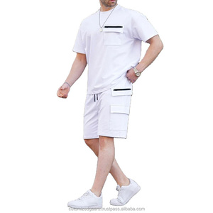Conjunto de Verano para Hombre de 2 Piezas, Camiseta de Manga Corta Informal y Pantalones Cortos con Múltiples Bolsillos, Ropa Deportiva Urbana - Product Image 2