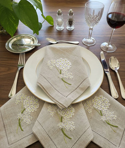 Broderie personnalisée Hortensia Dîner Serviette de table de haute qualité lavable en lin naturel ourlet Serviette de table pour la maison Hôtel Événements - Product Image 1