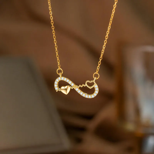 Collier avec chiffres dorés pour la Saint-Valentin, au design élégant, parfait pour offrir en cadeau - Product Image 3