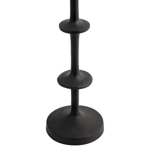 Elegante candelabro alto negro con un diseño único de espiral multinivel y acabado metálico duradero para un aspecto moderno. - Product Image 5