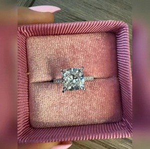 Anillo de lujo con diamante cultivado en laboratorio de corte cojín para mujer, plata 925, regalo de compromiso y boda con certificación IGI SGL, piedra de 3 quilates - Product Image 1