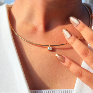 Collier ras-de-cou solitaire minimaliste en or massif 14 carats avec diamant de laboratoire taille émeraude, bijoux fins personnalisés pour femme - Product Image 5