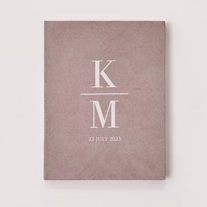Carpeta de Invitación de Boda de Terciopelo Taupe de Lujo, Monograma Personalizado, Invitación de Acrílico Transparente, Sobre con Bolsillo e Inserciones de Papel Dorado - Product Image 1