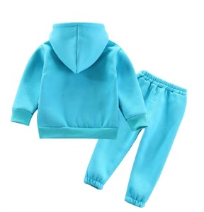 Conjunto Deportivo Unisex para Niños con Capucha, 100% Algodón Transpirable, Diseño 2 en 1 para Actividades Escolares y al Aire Libre, Venta al Por Mayor - Product Image 4
