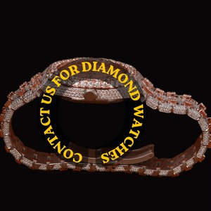 Montre Hip Hop sertie de diamants fabriquée en Inde pour hommes, avec option de logo personnalisé et coffret cadeau de luxe disponible à la vente - Product Image 4