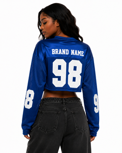 Haut court personnalisé pour femme avec logo, manches longues, épaules tombantes, maillot de football américain, impression par sublimation de qualité supérieure avec lettres - Product Image 4