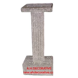 Podio de Cristal Moderno y Profesional sobre un Pilar Cuadrado, Centro de Escenario Alto con Diseño Único para Eventos de Oratoria - Product Image 1