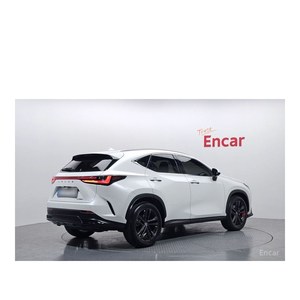 Lexus NX Premium 2024 con Volante a la Izquierda, Asientos de Cuero, Cámara Trasera, 18,937 km, 2024/11 - Product Image 2