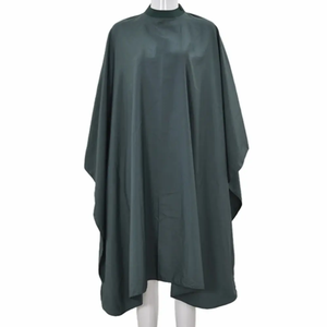 Cape de barbier en polyester imperméable de haute qualité, conçue et fabriquée pour la coiffure - Product Image 1