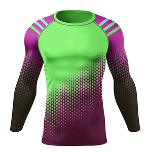 เสื้อแรชการ์ดแขนยาวสำหรับผู้ชาย พิมพ์ลายแบบ Heat-Transfer สีตัดต่อ ป้องกันรังสียูวี ระบายอากาศได้ดี แห้งเร็ว ต้านเชื้อแบคทีเรีย เป็นมิตรกับสิ่งแวดล้อม - Product Image 2