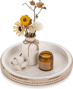 Décoration d'intérieur style ferme : Plateau de service rond en bois rustique blanc délavé avec perles, idéal comme centre de table - Product Image 3
