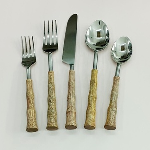Nouveau logo personnalisé ensemble de couverts portugais modernes de luxe avec poignée ronde en bois de mangue ensemble de couverts d'ustensiles - Product Image 1