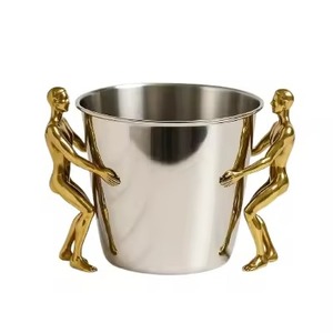 Bol à salade élégant en métal avec un motif incroyable, bol de service moderne en métal pour la table à manger - Product Image 4