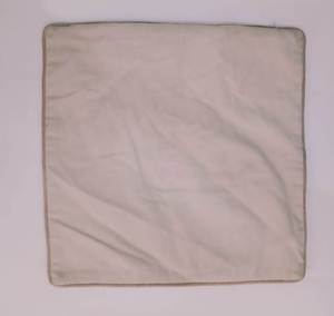 Housses de coussin de style bohème avec pompons et imprimés géométriques créent une ambiance artistique décontractée, parfaites pour les chambres et les balcons. - Product Image 2