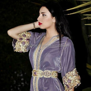 ผ้าคุณภาพระดับพรีเมี่ยมแขนยาวครึ่งแขน caftan กับงานหินสวยงามบนแขนเสื้อและเข็มขัดคอวี - Product Image 1