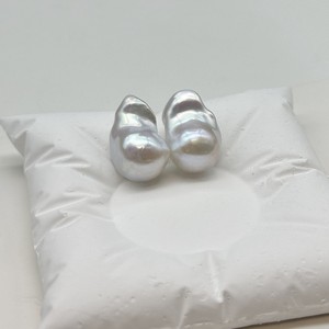 Boucles d'oreilles baroques en or 18 carats, perles d'eau douce naturelles françaises, perles exagérées, niche, niches - Product Image 3