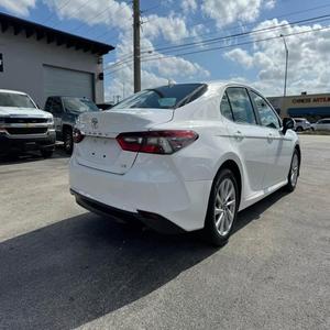 Toyota Camry 2023 d'occasion, excellent état, sans accident, documents d'origine, intérieur propre, meilleure offre - Product Image 1