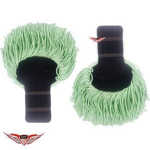Epaulettes de Seda Verde Claro de Alta Calidad Personalizables con Hilo de Oro y Flecos de Mylar para Uniformes - Product Image 3