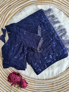 Dupatta de créateur indien avec chemisier, tenue de mariage traditionnelle pour femme, longueur ras du sol, en soie brodée, style bleu à sequins - Product Image 1