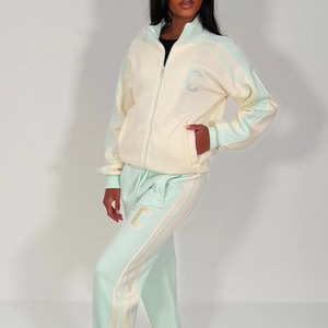 Custom Outfits Manufacturer Cotton Tracksuit Set Two Piece <b>Cropped</b> <b>Zip</b> <b>up</b> Hoodie and Sweatpants Set Sports Tracksuits for Women - Product Image 3
