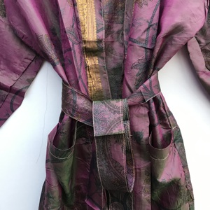 Robe Kimono Vintage en Soie, Style Bohème, Tenue de Détente, Cache-maillot de Festival, Kimono Sari Fait Main en Patchwork, Peignoir en Soie Recyclée, Unisexe - Product Image 4