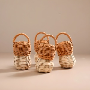 Juguetes de desarrollo para bebés, sonajero de ratán hecho a mano, sonajeros sostenibles para bebés, los más vendidos. - Product Image 4