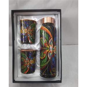 Ensemble cadeau de bouteille d'eau en cuivre imprimée avec deux verres en cuivre assortis, anti-fuite, vaisselle ayurvédique, design personnalisé OEM - Product Image 3
