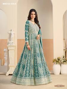 Fournisseur indien de robes Anarkali de qualité supérieure pour les fêtes, en faux georgette épaisse avec broderies, accompagnées d'un pantalon et d'un dupatta. - Product Image 6