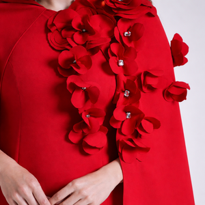 ชุดเดรสผ้าคลุมประดับกลีบดอกไม้สีแดง |   ชุดมินิเดรสลายดอกไม้ 3 มิติ ดีไซน์เนอร์ |   ชุดราตรีพรีเมียมพร้อมแขนเสื้อแบบเคปทรงสวย - Product Image 3