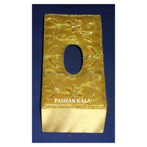 Boîte à mouchoirs brodée à la main indienne pour la décoration de la maison, magnifique travail de Zari doré, boîte à mouchoirs pour la décoration de mariage et les cadeaux. - Product Image 1