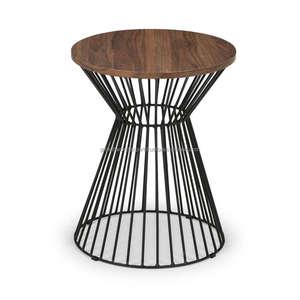 Lámpara de Mesa Jersey |   Mesa Auxiliar de Madera Maciza con Acabado en Nogal |   Mesa Auxiliar Moderna para Sala de Estar o Dormitorio con Almacenamiento y Panel Elevado, Último Modelo - Product Image 3