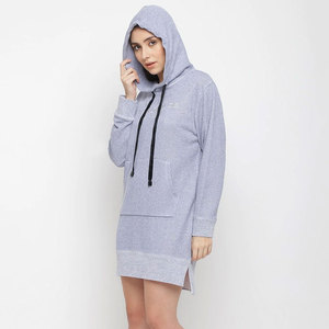 Robe sweat à capuche oversize pour femme, manches longues, couleur unie, avec poche kangourou, en mélange de coton tricoté - Product Image 2
