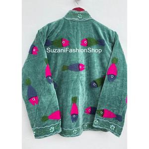 เสื้อแจ็คเก็ตกำมะหยี่ซูซานีคุณภาพพรีเมียม ดีไซน์ทันสมัย สำหรับทั้งชายและหญิง คอจีน แขนยาว ปักลายปลาด้วยมือ เหมาะสำหรับฤดูหนาว - Product Image 2