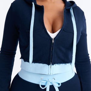 Ensemble tendance deux pièces pour femme, comprenant un sweat à capuche court zippé à manches longues coupe droite et un pantalon de sport tricoté à taille élastiquée avec cordon de serrage, effet usé - Product Image 3