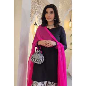 Hermoso Conjunto de Salwar Kameez Elegante con Top y Pantalón de Poliéster y Dupatta Elegante para Fiestas - Product Image 1