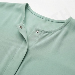 Nouvelle conception de vêtements islamiques simples, ensemble deux pièces Khimar Abaya avec hijab, robe de style musulman personnalisée en couleur, vente en gros pour femmes - Product Image 4