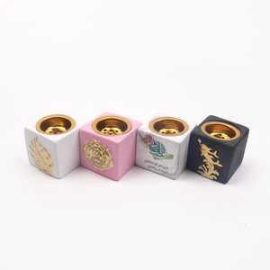 Quemador de Incienso Cilíndrico Rosa con Base de Metal y Diseño de Palmera Dorada, Difusor de Aroma para Mesa - Product Image 3