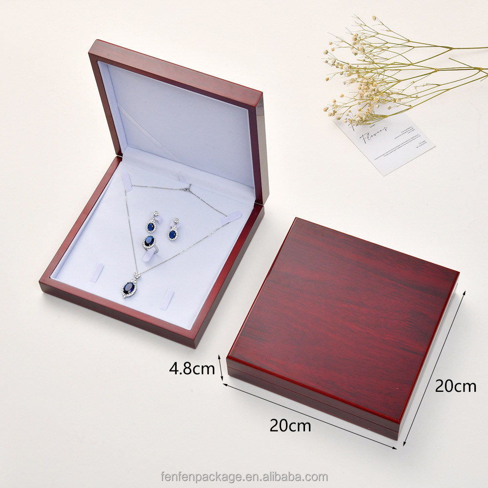 red/set box