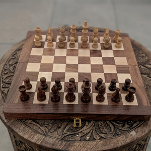 Vente en gros d'échiquiers en bois modernes et minimalistes personnalisés, jeu d'échecs en bois fait main de luxe, jeu de société professionnel haut de gamme - Product Image 1