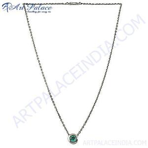 Collier pendentif minimaliste en argent 925 avec pierre verte taille émeraude, chaîne serpent, sertissage clos, unisexe, pour usage quotidien - Product Image 2