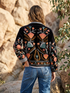 Veste en velours noir brodée de fleurs pour femme, faite à la main, style bohème ethnique, avec bordure rayée - Product Image 2